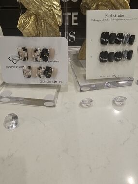 Neutral Floral & Black Rhinestone Press-On Nail Sets